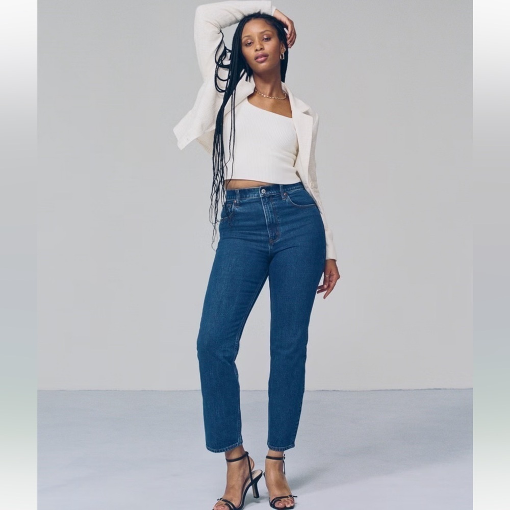 Abercrombie & Fitch Curve Love Ultra High Rise Ankle Straight Jean 20 Short
